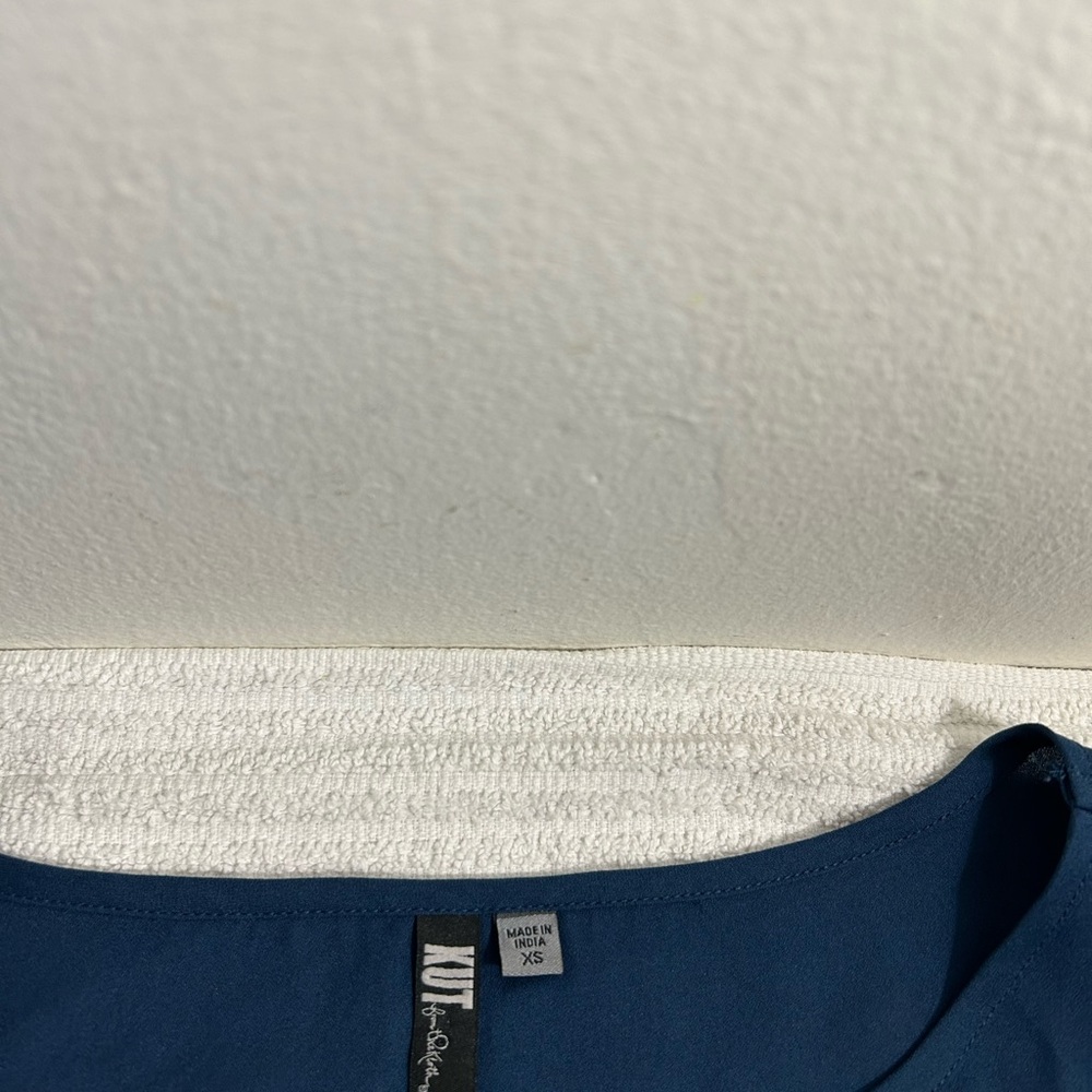 Kut from the kloth Elegant Blue Blouse sleeveless Sz XS - Picture 6 of 6